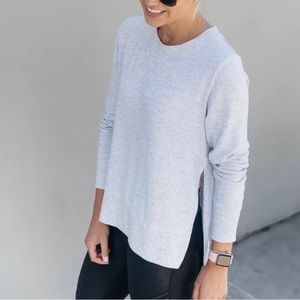 ALO Yoga Light Gray Long Sleeve Top